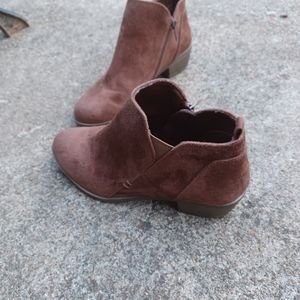 Arizona Galen ankle booties